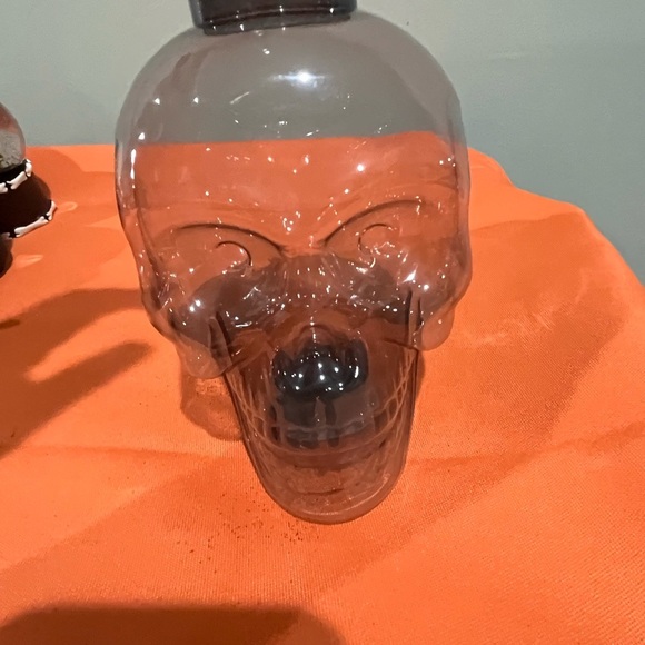 Mystic Gray Plastic Skull with Cork Lid Set - Picture 8 of 15
